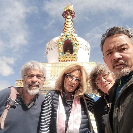 ホテル Rock Castle Residency レー エクステリア 写真